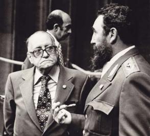 Foto de 120 Aniversario BNCJM- En la memoria. Recordando a Alejo Carpentier……..Un   24 de abril de   1980  