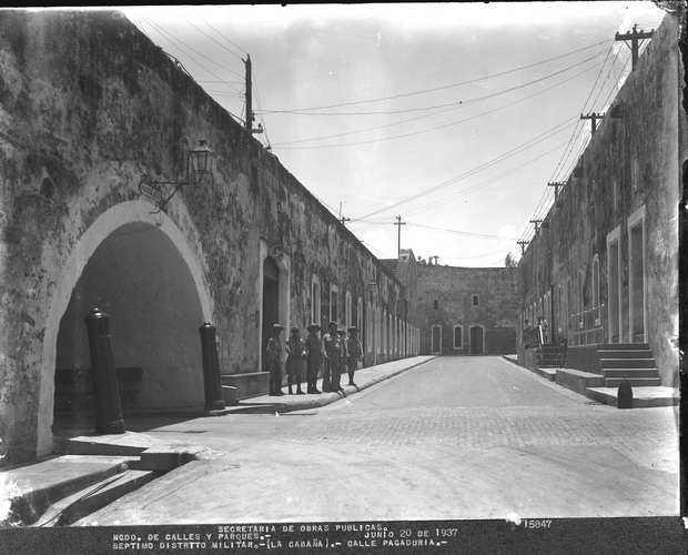 FORTALEZA DE LA CABAÑA. CALLE DE LA PAGADURIA