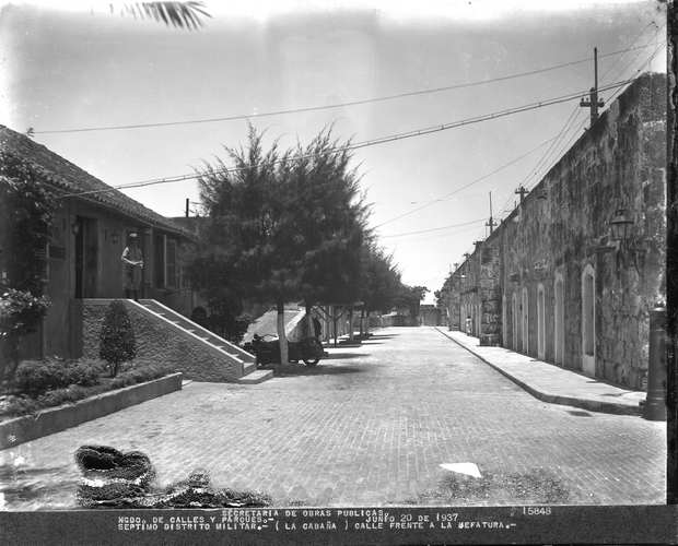 FORTALEZA DE LA CABAÑA. FRENTE A LA JEFATURA