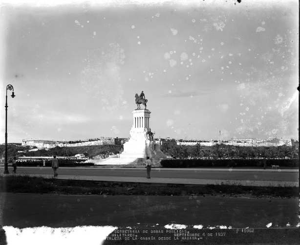 FORTALEZA DE LA CABAÑA. VISTA DE LA CIUDAD