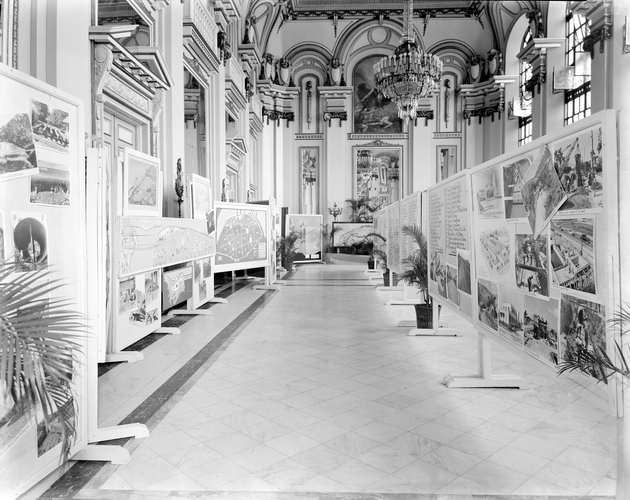 EXPOSICION EN EL PALACIO PRESIDENCIAL