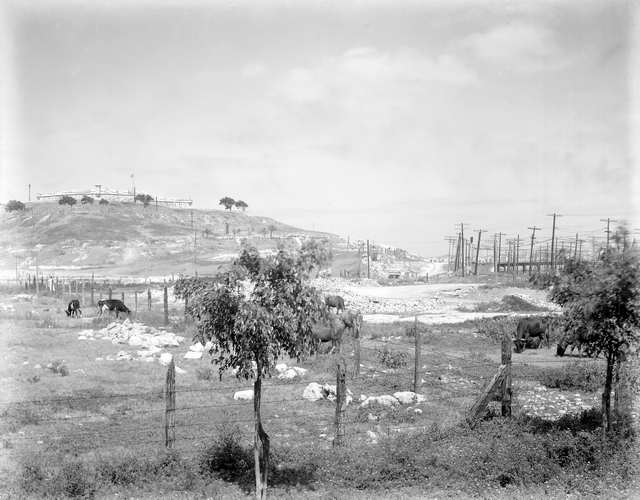 FALDAS DEL CASTILLO DE ATARES