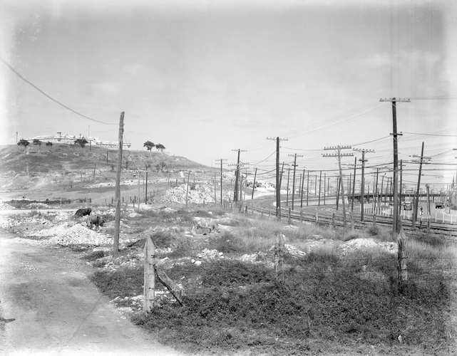 FALDAS DEL CASTILLO DE ATARES