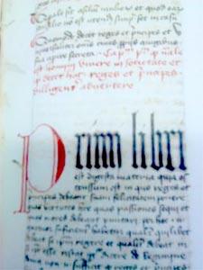 Foto de Uno de los manuscritos más antiguos de la Biblioteca Nacional de Cuba: el códice de Santo Tomás de Aquino de 1433. 