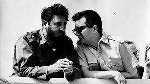Foto de Fidel Castro y Armando Hart Dávalos    