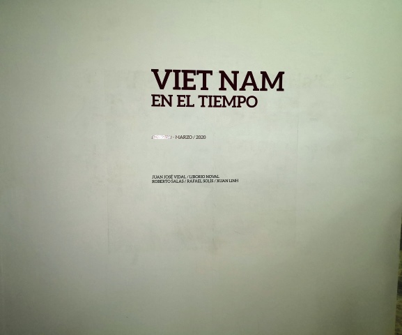 Foto de Inauguran expo fotográfica Vietnam en el tiempo en la BNCJM en el marco de FIL 2020