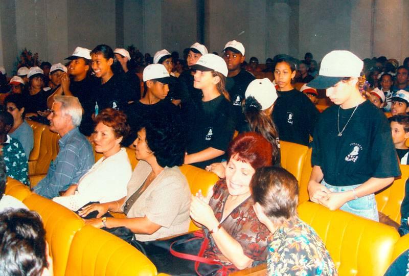 Foto de Memorias de la III Edición del Concurso Leer a Martí en el año 2000