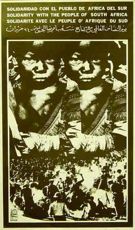 Foto de Solidaridad con el pueblo de Africa del Sur Autor: Víctor Manuel Navarrete López Fecha: [1977] Lugar: [La Habana] Técnica: Offset, b. y n. Dimensiones: 68 x 41 cm.