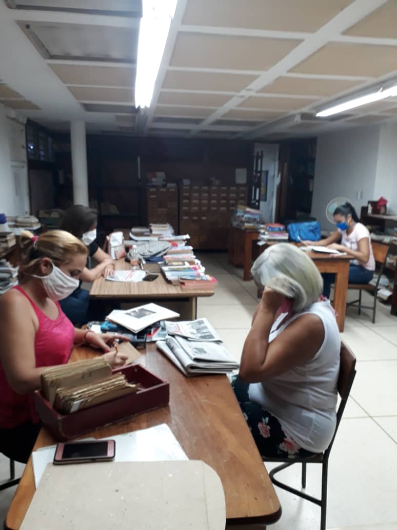 Foto de Desde la Biblioteca Provincial de Santiago de Cuba se trabaja en la digitalización de documentos