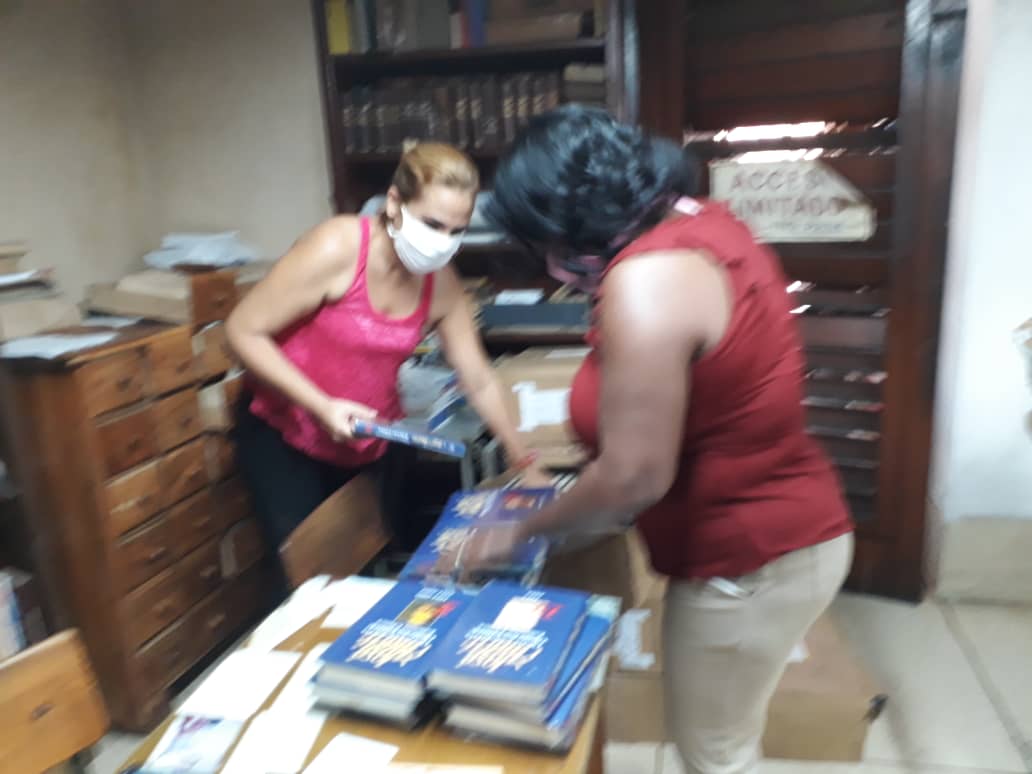 Foto de Desde la Biblioteca Provincial de Santiago de Cuba se trabaja en la digitalización de documentos