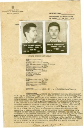 Foto de Primera página del extenso expediente que le abrieron a Armando, en el Departamento de Investigaciones de la Policía del Dictador, con el número 4905, del 13 de octubre de 1954. 