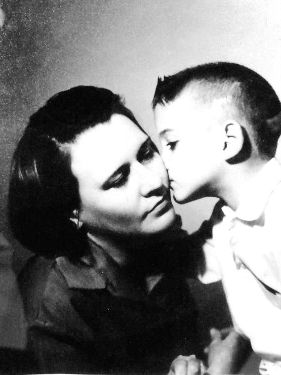 Foto de Haydée con su hijo pequeño Abel Enrique