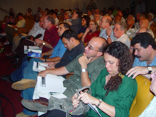 Foto de Memorias.Acto celebrado en la Sala Teatro de la Biblioteca Nacional de Cuba José Martí el 30 de junio de 2007 en ocasión del  46 Aniversario de las Palabras a los intelectuales