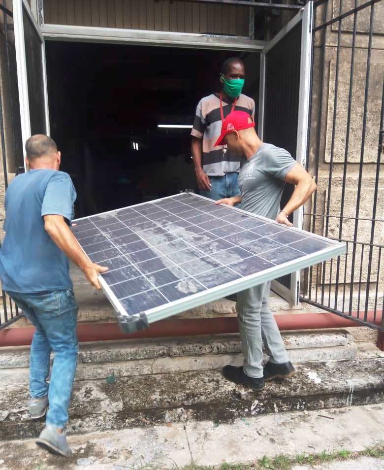 Foto de Paneles solares en la Biblioteca Nacional de Cuba en el Día Mundial del Medio Ambiente