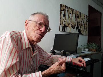 Foto de Felicidades para el musicólogo cubano Ángel Vázquez Millares, colaborador de la Biblioteca Nacional 