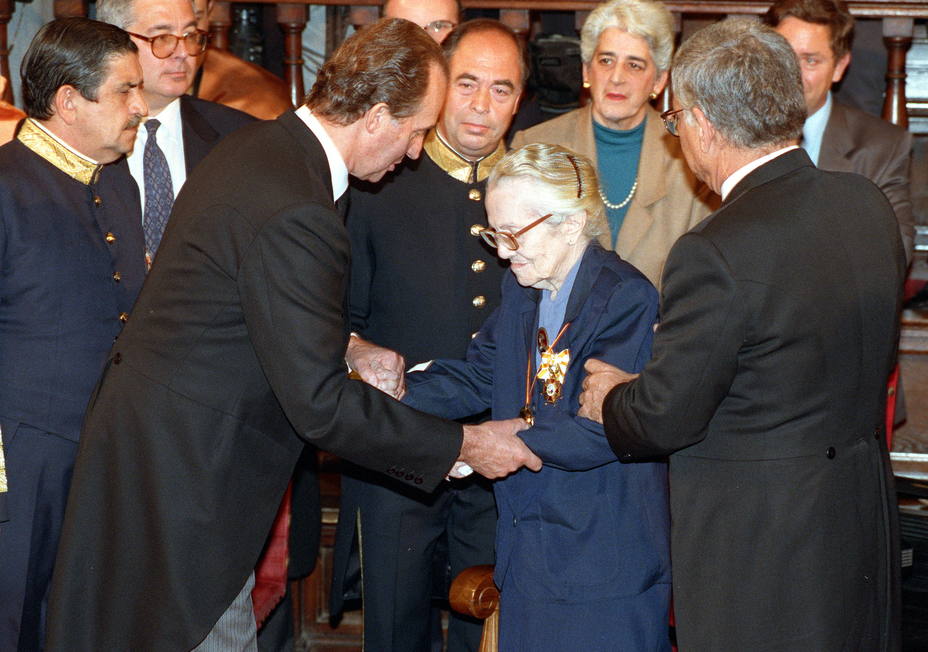 Foto de 29 Aniversario del Premio “Miguel de Cervantes a Dulce María Loynaz 