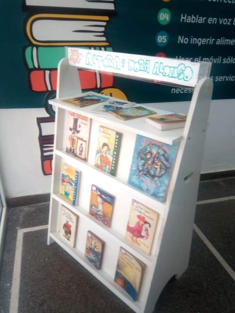 Foto de Exposición dedicada a Dora Alonso en la Sala Infantil Juvenil de la Biblioteca Nacional