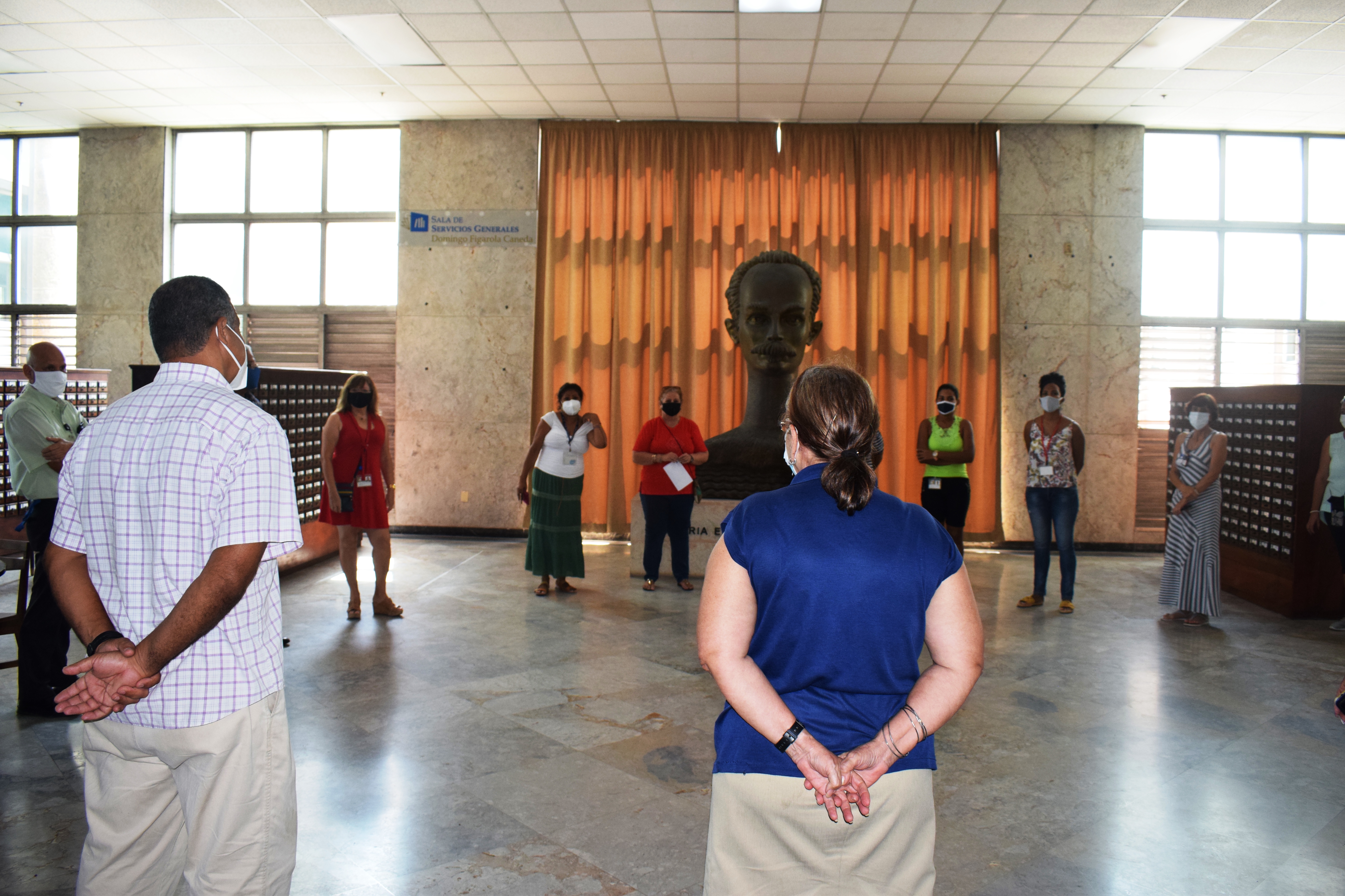 Foto de Bibliotecarios cubanos se pronuncian en defensa de la Revolución