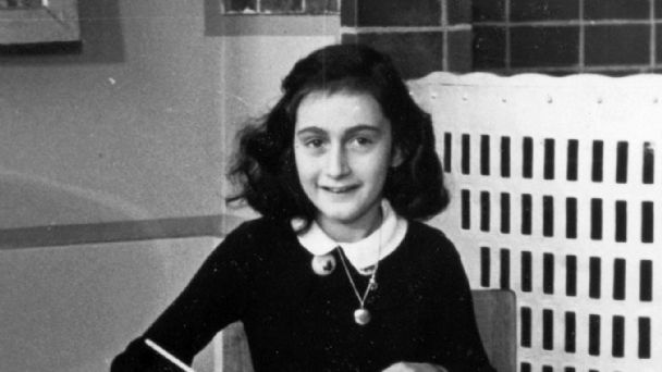 Foto de Homenaje a Ana Frank, 77 años después de su fallecimiento su diario vive