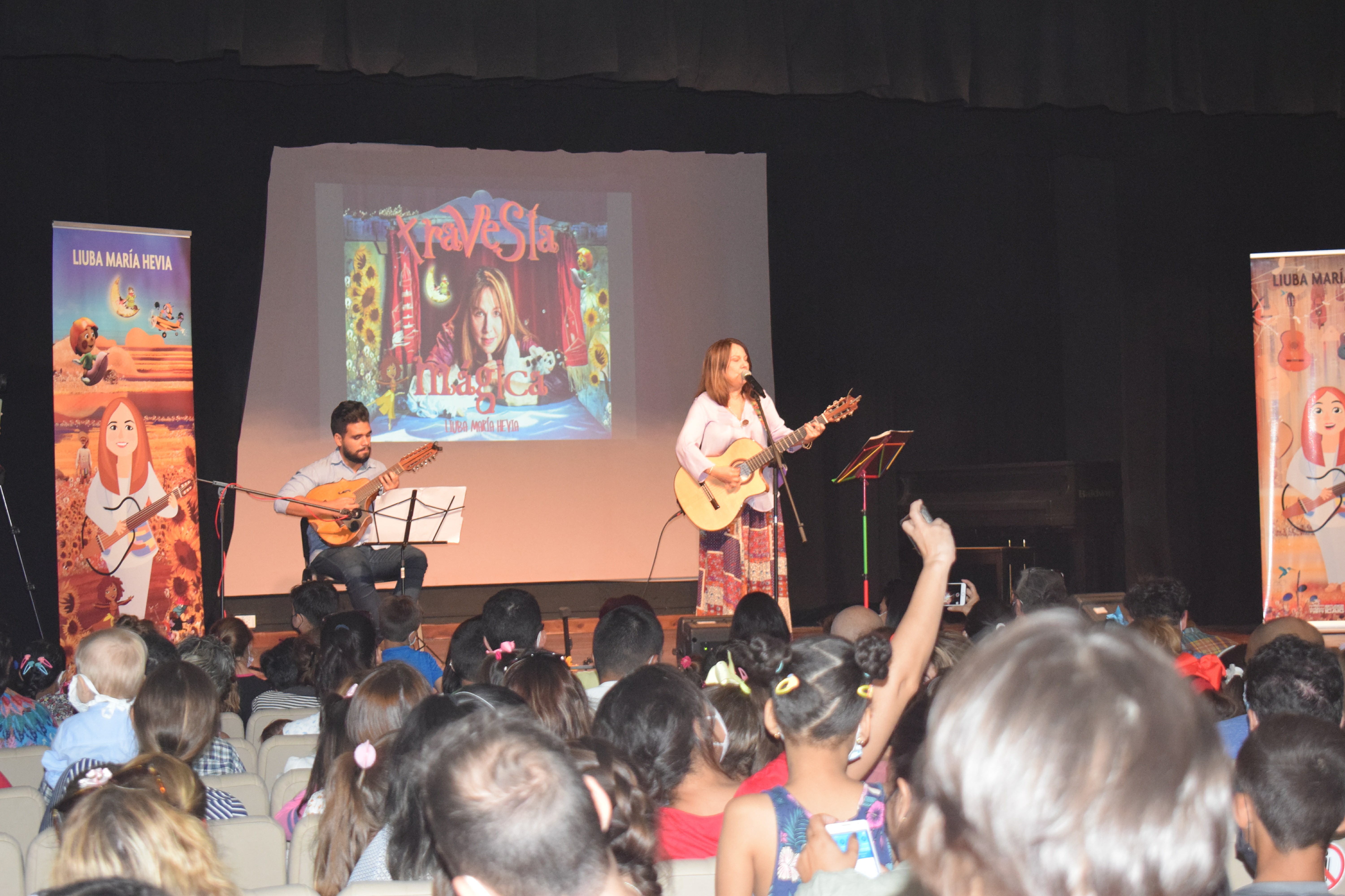 Foto de En Biblioteca Abierta la magia y la fantasía de los niños con Liuba María Hevia en Concierto 