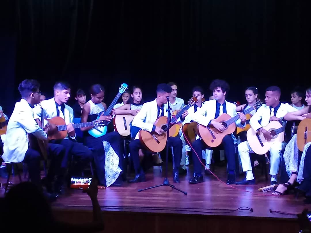 Foto de En la Biblioteca Nacional,  Fiesta de la Guitarra con la Orquesta de guitarras Clave de Sol 