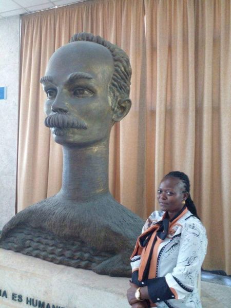Foto de Visita la Biblioteca Nacional de Cuba José Martí la Directora General de Industrias Culturales de Angola 