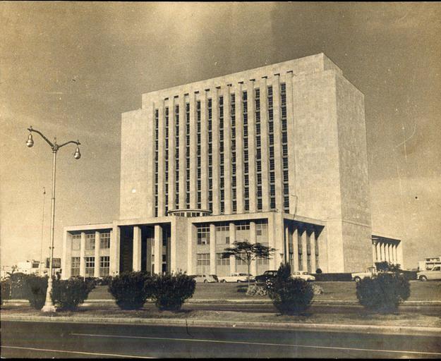 Foto de Homenaje. 65 Aniversario de la entrega del actual edificio de la Biblioteca Nacional de Cuba José Martí