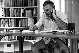 Foto de Homenaje. Ernest Hemingway, Narrador estadounidense cuya obra es considerada clásica en la literatura del siglo XX