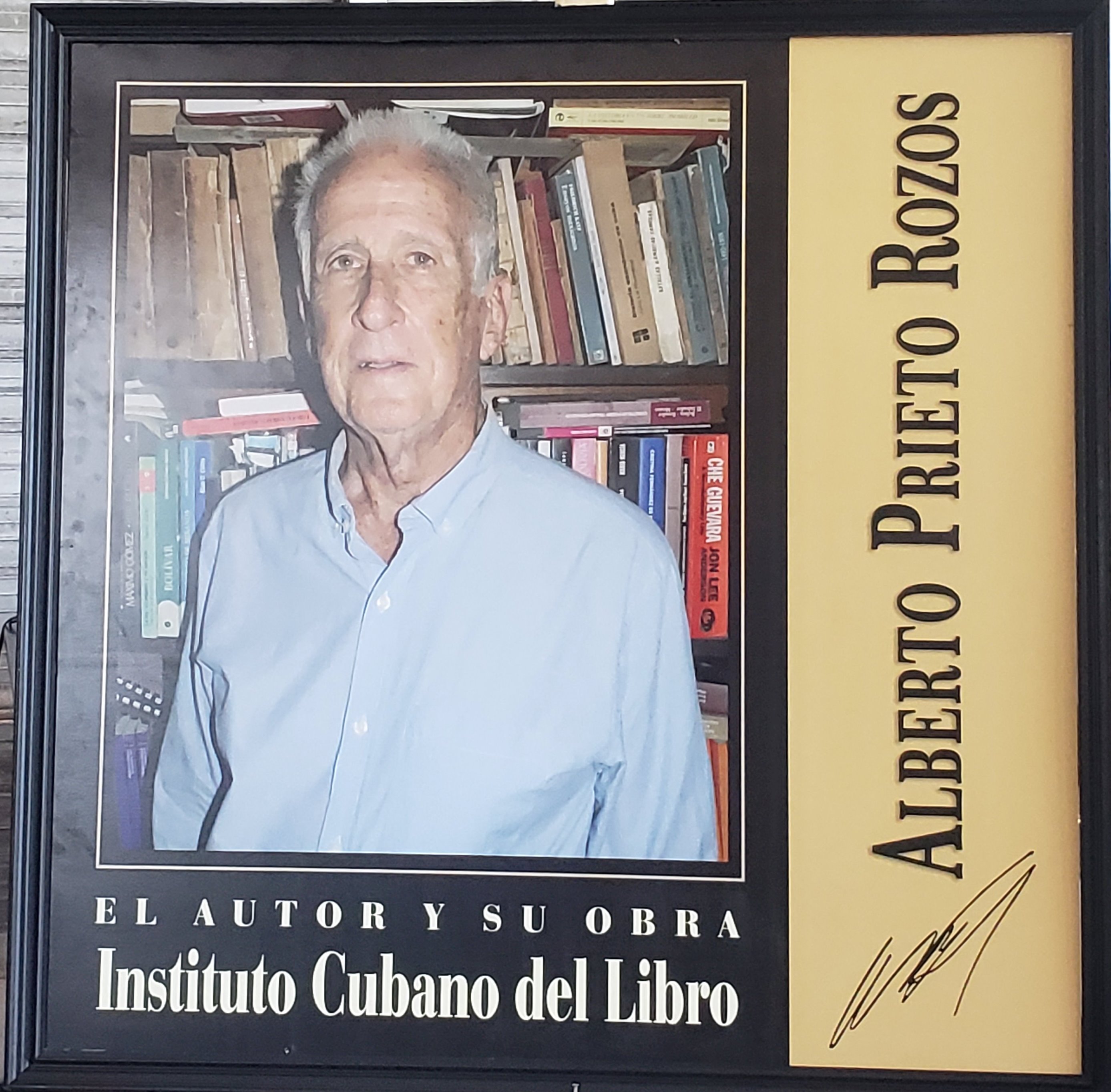 Foto de El autor y su obra, dedicado a Alberto Prieto Rozos, en su nueva sede de la Biblioteca Nacional