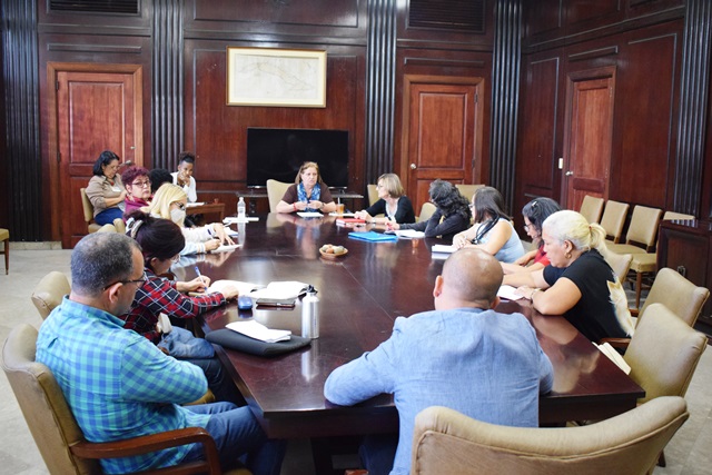 Foto de Se celebra encuentro de directivos y representantes de bibliotecas públicas y de ASCUBI
