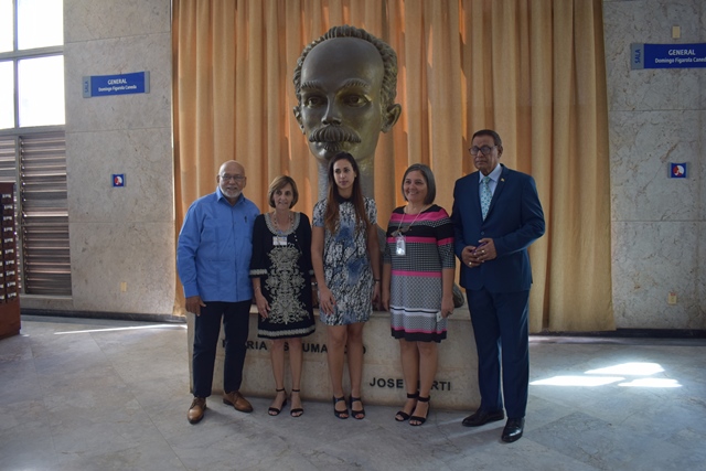 Foto de Delegación de Guyana visita la Biblioteca Nacional