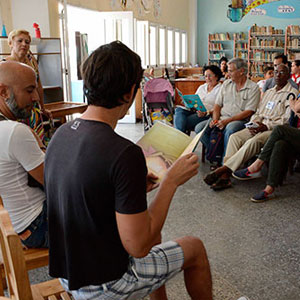 Una biblioteca infantil-juvenil en el corazón de Santa Cruz