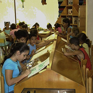 Foto de la Biblioteca Pública Ruben Martínez Villena